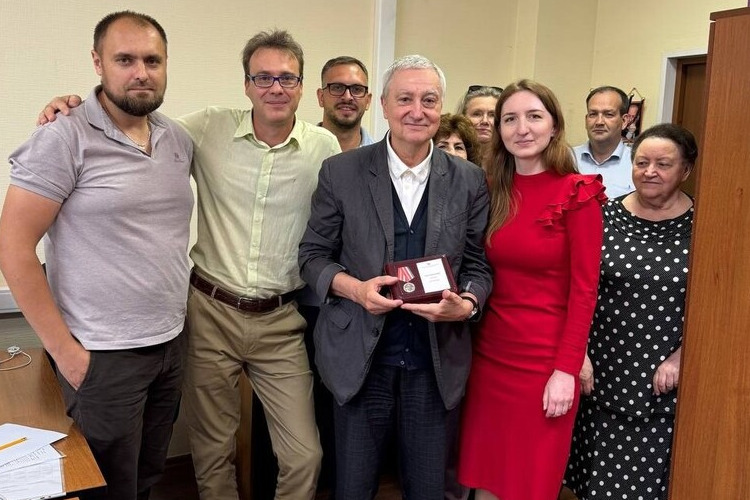 Свыше 30 лет отработал в системе обязательного медицинского страхования член профсоюза Сергей Желудь